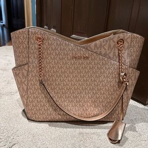 Michael Kors Jet Set signature tote